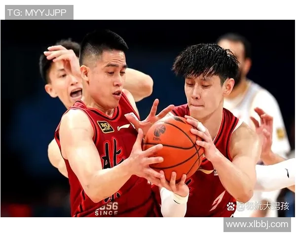 曾凡博的篮球之路:从青涩少年到职业赛场的璀璨星光 曾凡博的篮球之路:从青涩少年到职业赛场的璀璨星光